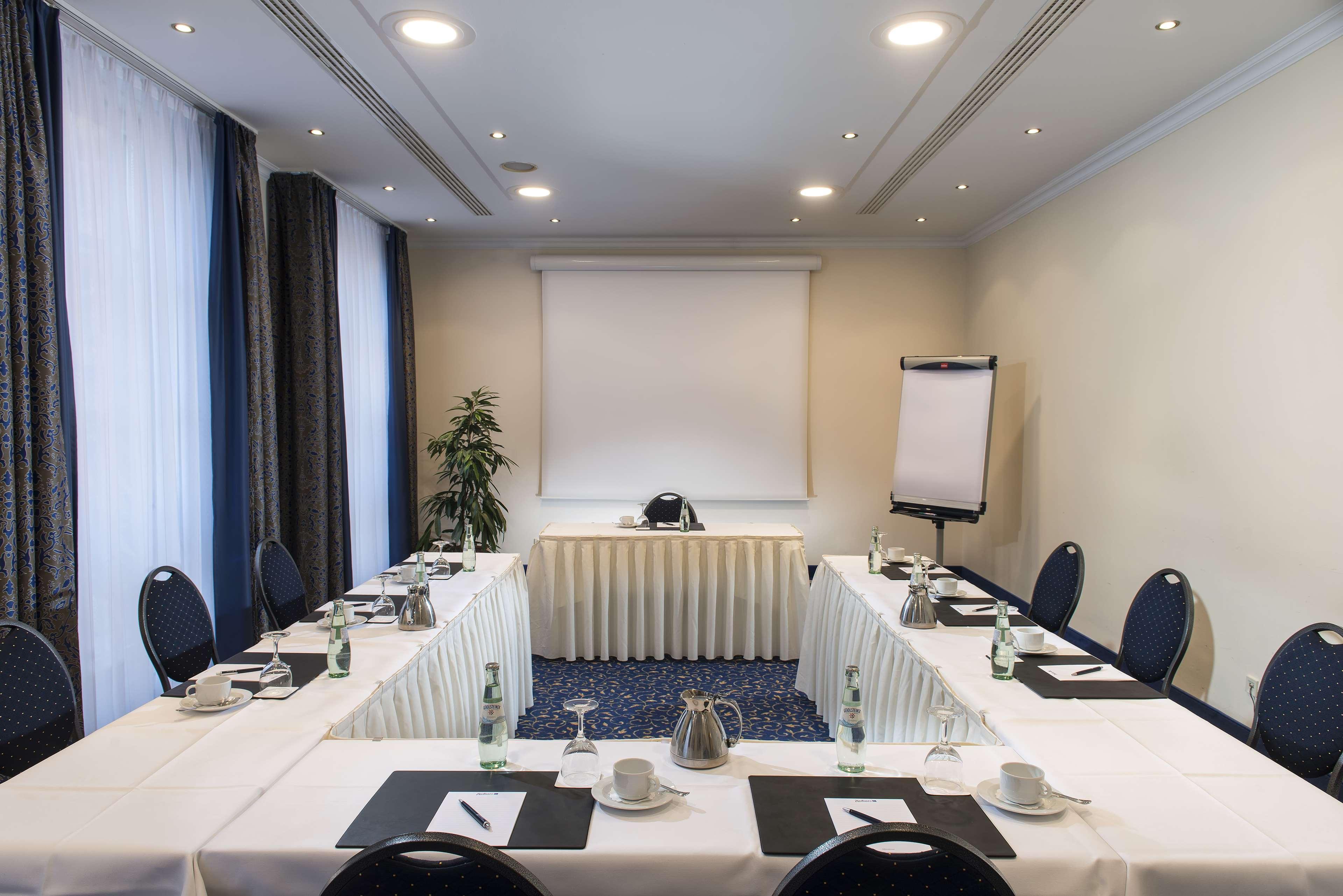 Radisson Blu Hotel Halle-Merseburgo Negocio foto